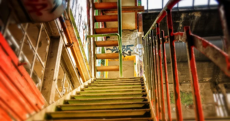 Délais de fabrication et de pose : ce que ça implique sur le prix