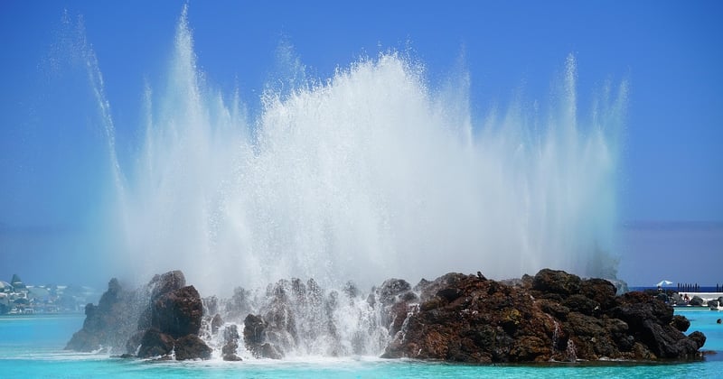 Habillage bois pour piscine tubulaire : 10 idées faciles et élégantes