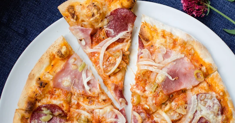 Réchauffer une part de pizza sans la rendre caoutchouteuse